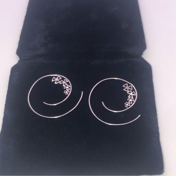 STERLING Silver Geometric Triangle Flower Threader Hoop Earrings 1.3” - Picture 2 of 8